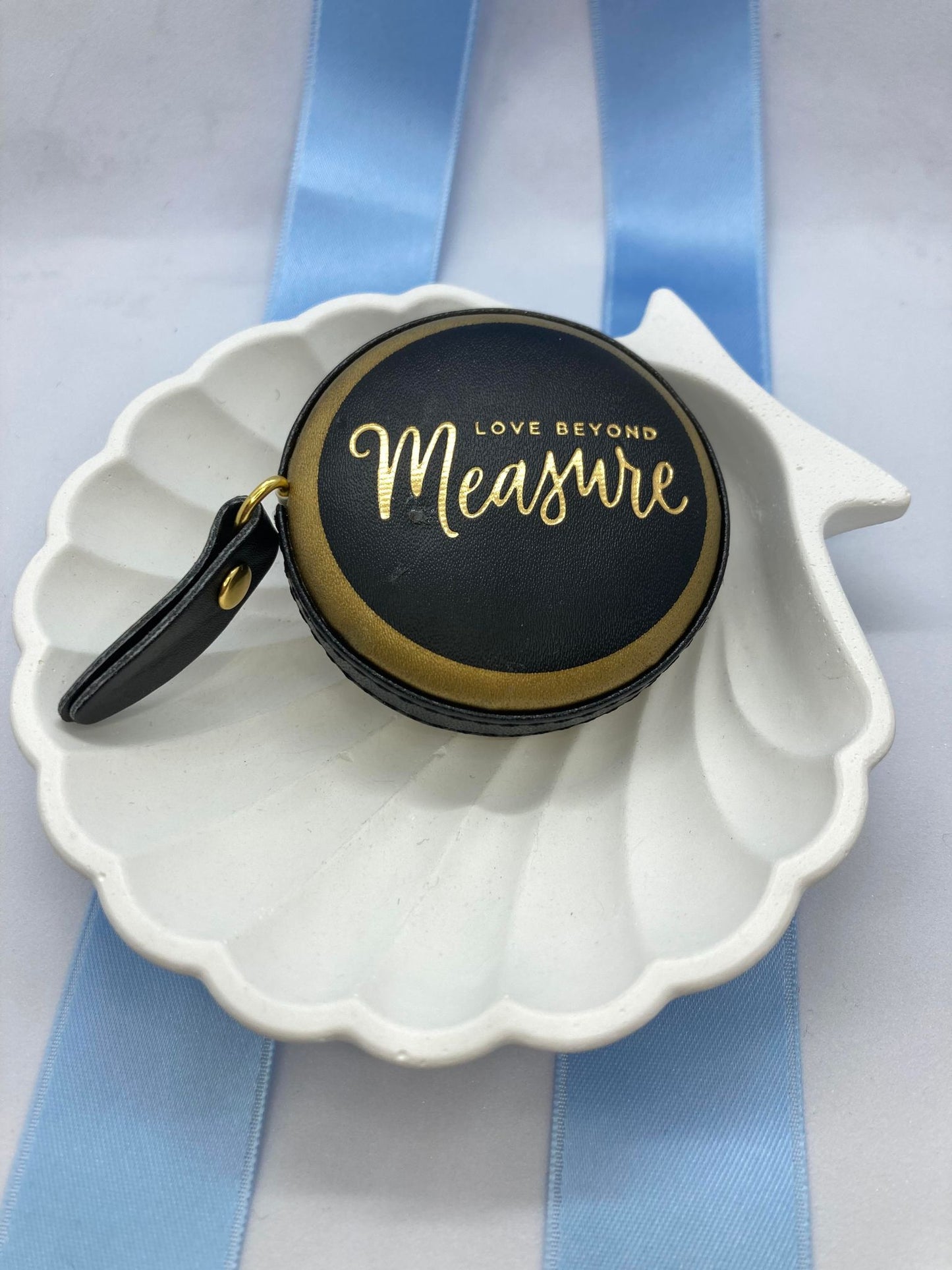 Svart og gull målebånd