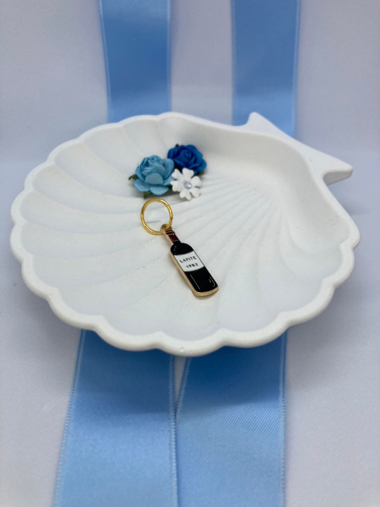 Rødvins flaske og glass